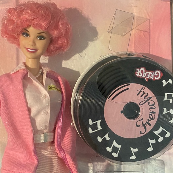Barbie Grease “Frenchy” 30th Anniversary Pink Label - Picture 8 of 8